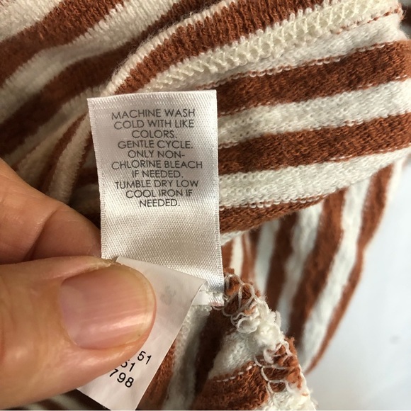 J. Jill Women’s Tee Shirt Buttons On 3/4 Sleeve Stripe Rust/Cream Square Neck - Picture 9 of 9